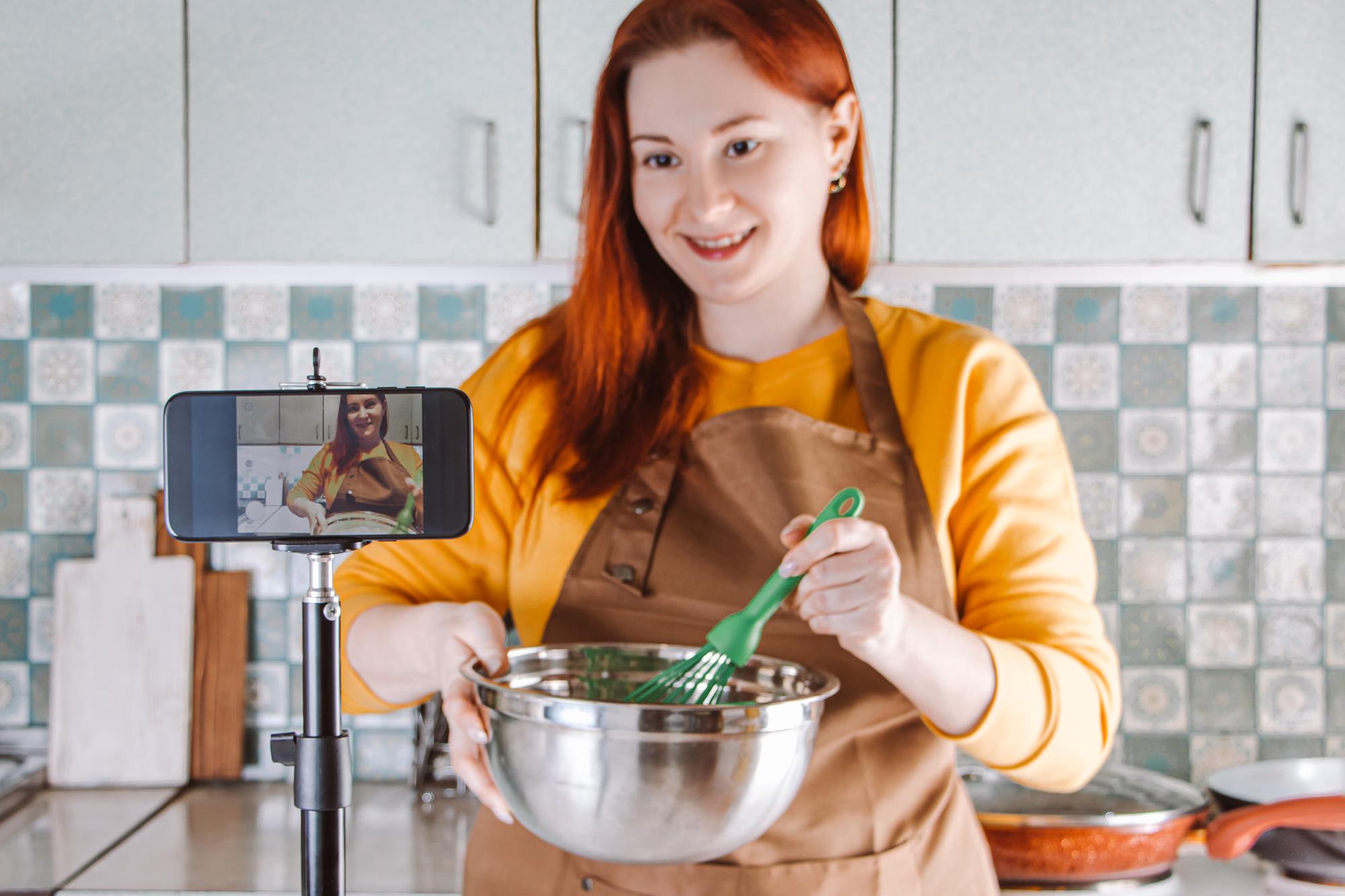Chef consulting online with student