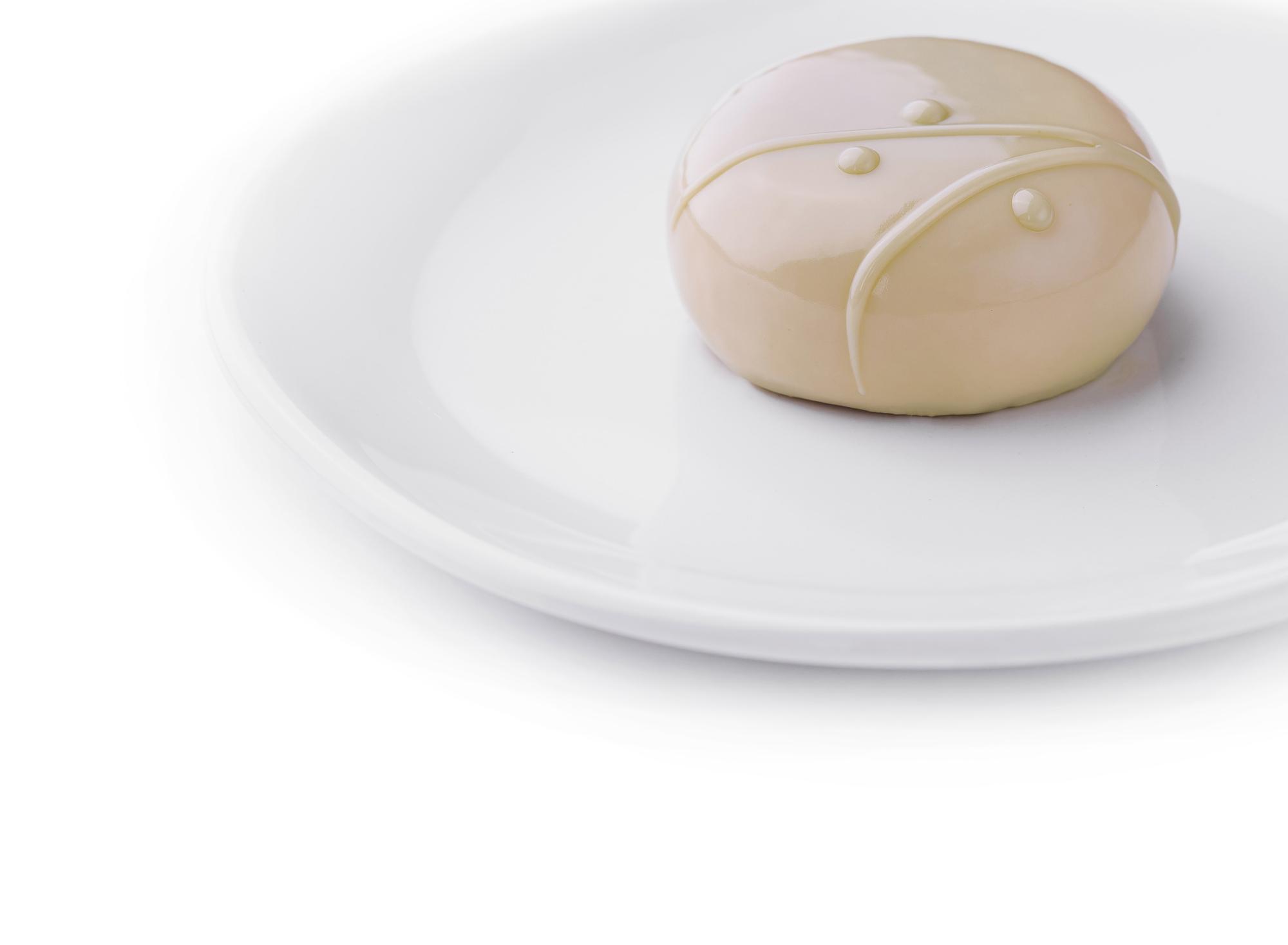 Baked dessert with glossy glaze